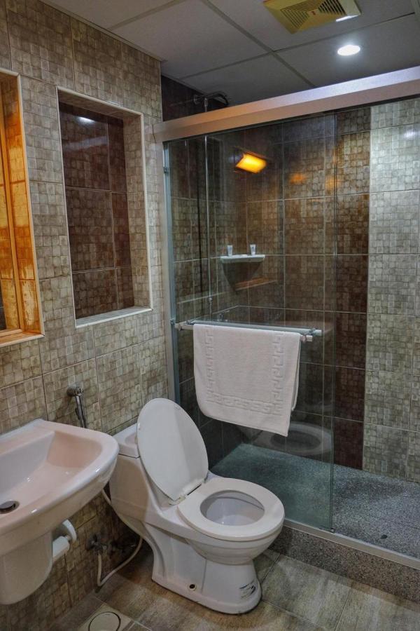 Johny International Hotel Mascate Extérieur photo